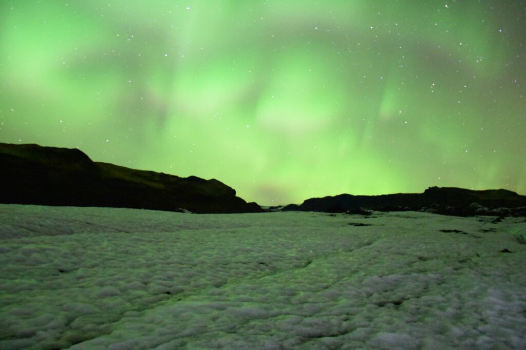 sólheimajökull northern lghts in iceland